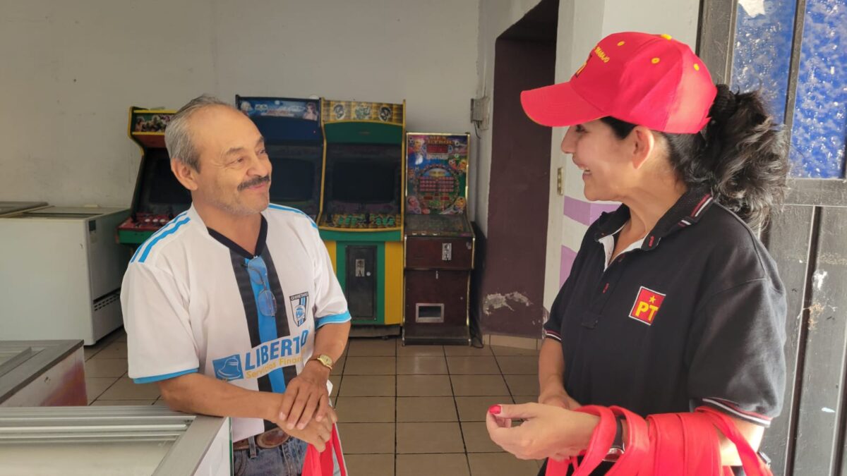 Visita: A días del cierre de campaña, Penélope Ramírez visita San Joaquín y Peñamiller.