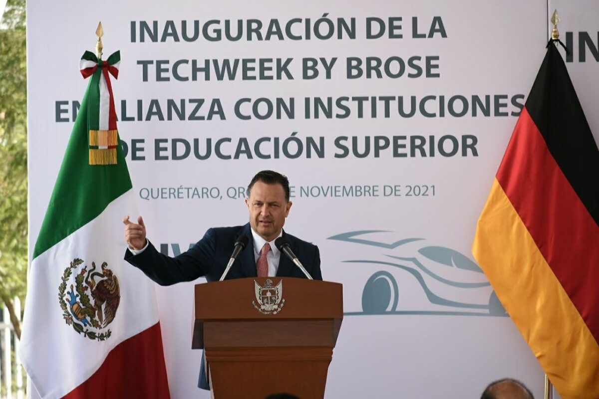 Gobierno de Querétaro: apuesta por  la mano de obra calificada del sector educativo.