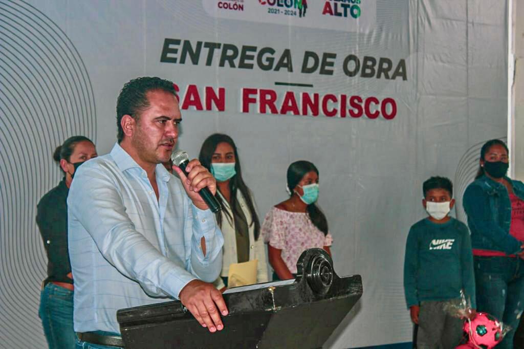 Entrega Edil Manuel Montes Obras en las comunidades de San Francisco y Galeras