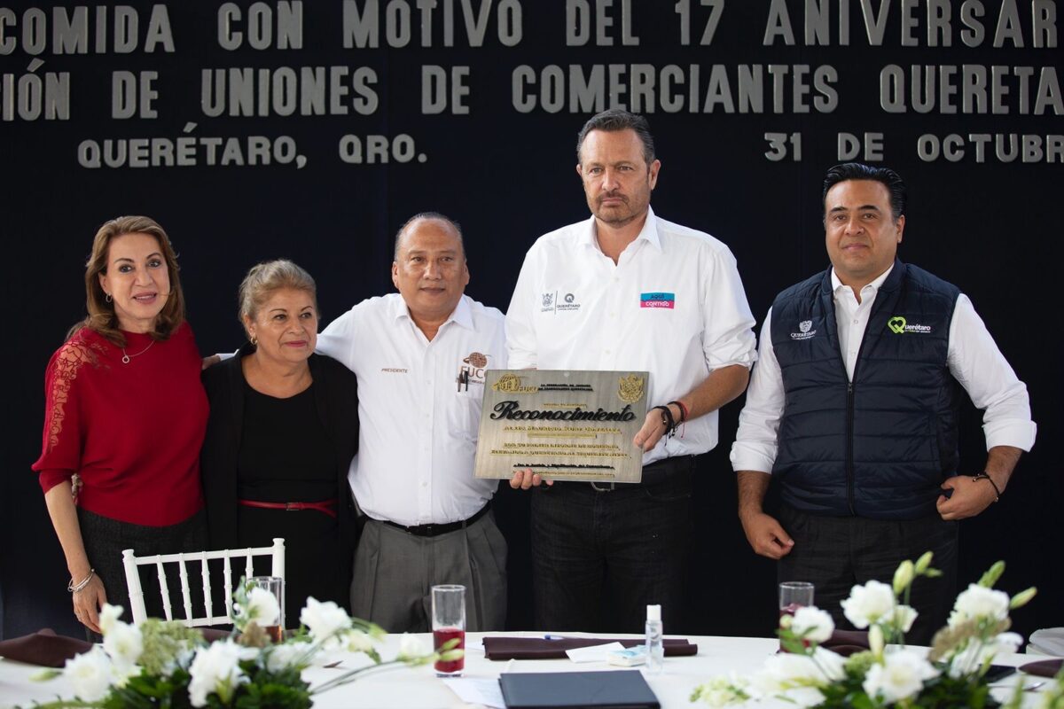 Preside Gobernador celebración del XVII Aniversario de la Federación de Uniones de Comerciantes Queretanos en Pequeño