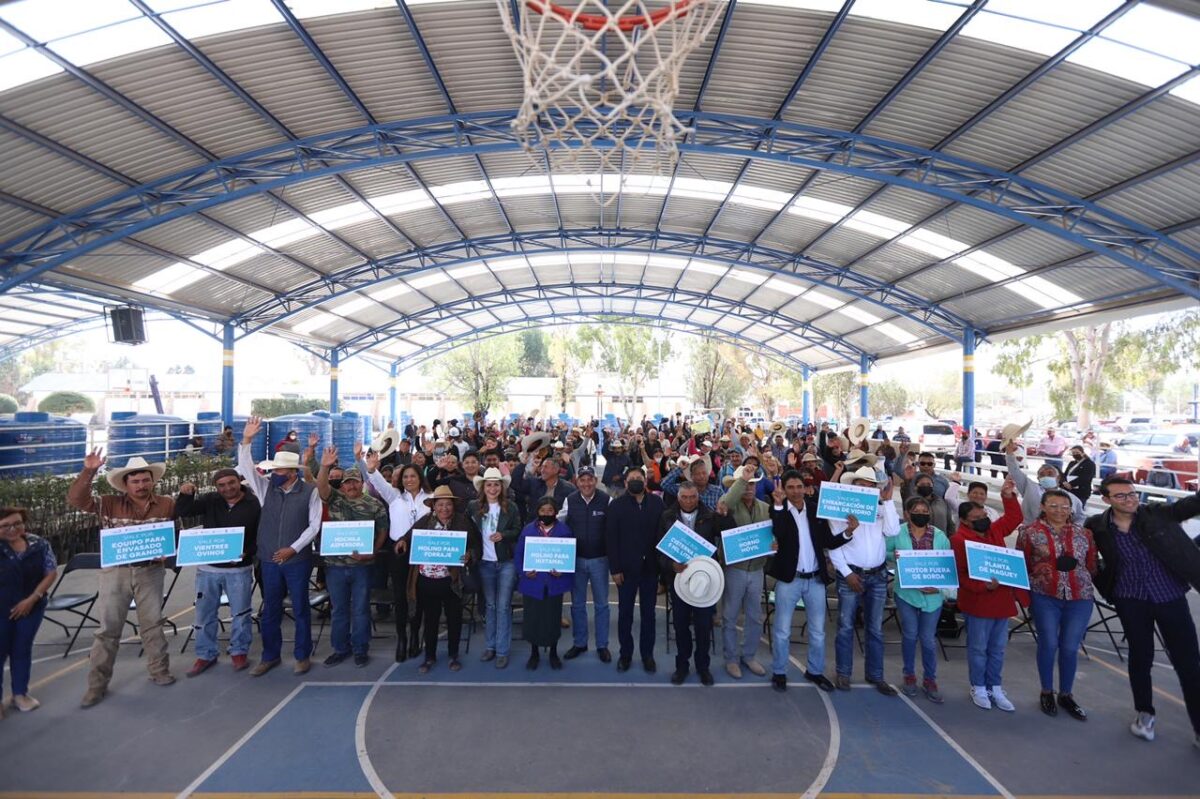 Entrega SEDEA apoyos del Programa Municipalizado en Cadereyta de Montes