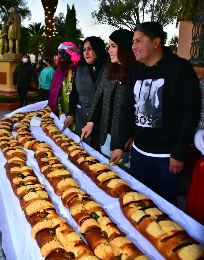 En Cadereyta Celebra Administración Municipal a las Niñas y Niños por día de Reyes
