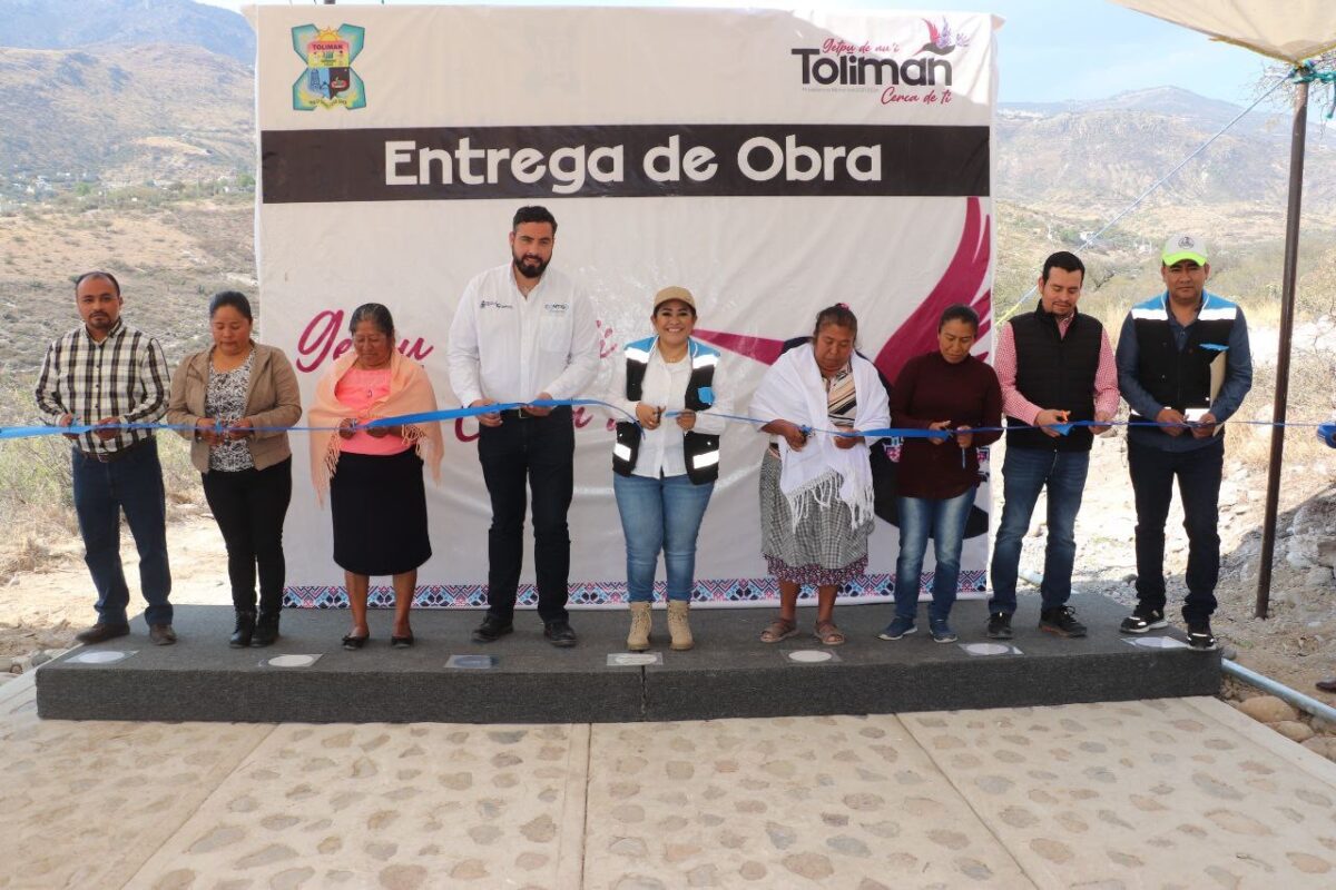 Entrega Obras Lupita Alcántara en tres Comunidades