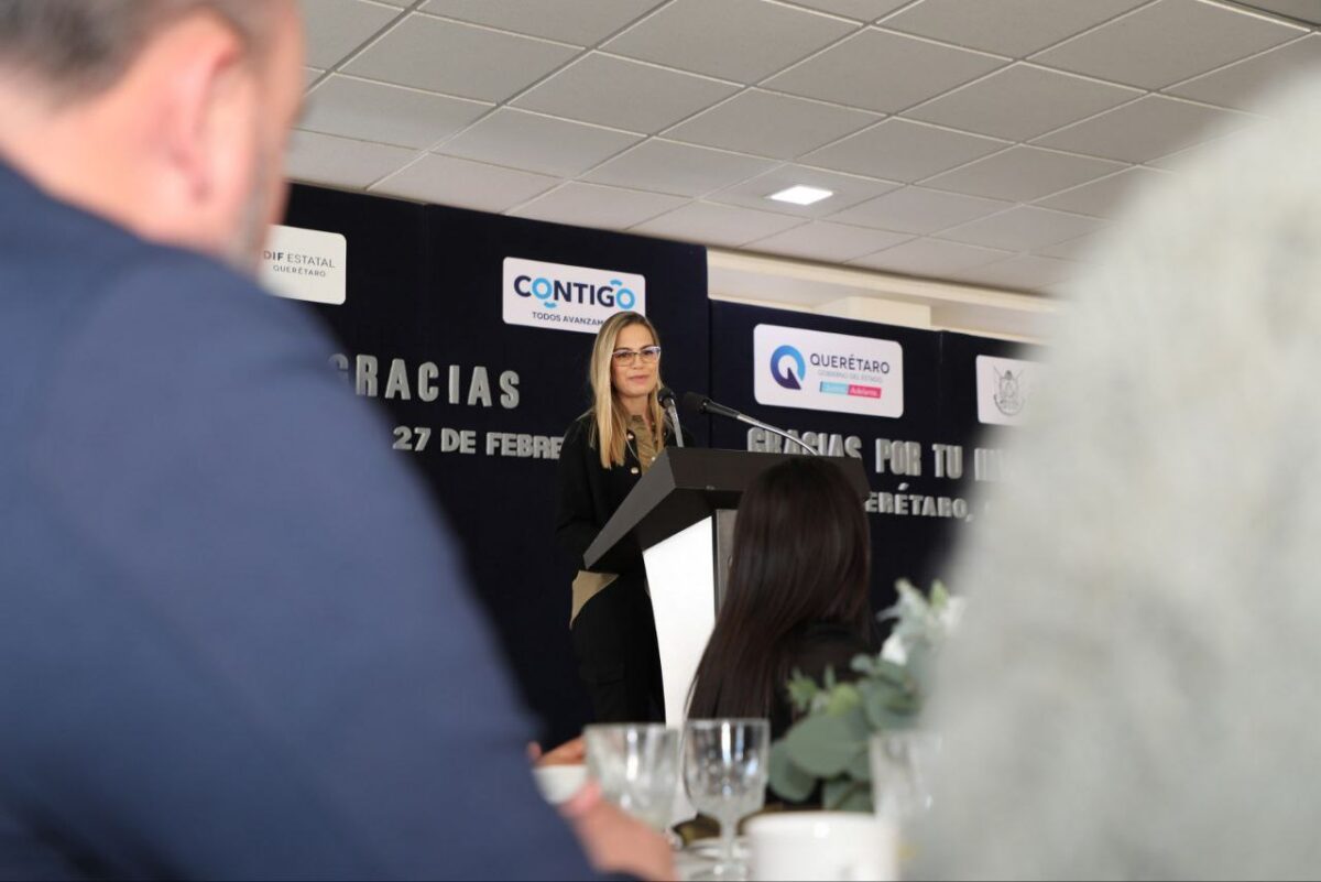 Reconoce DIF Estatal a empresarios por su labor altruista