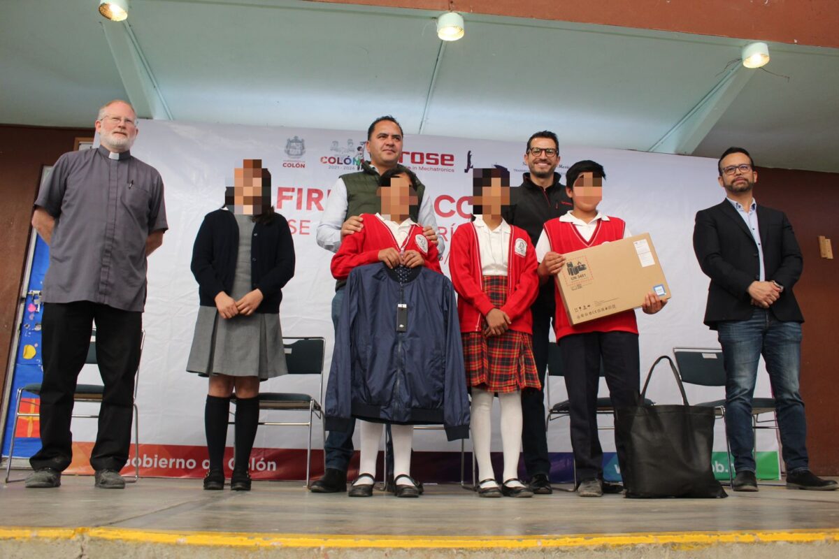 Acude Edil a Firma Convenio de la Empresa Brose con Santa María del Mexicano