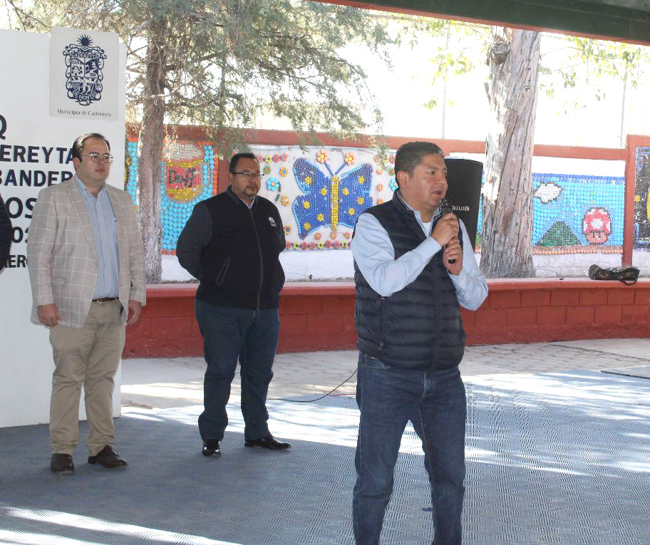Asiste edil Miguel Martínez Peñaloza al Arranque de Semestre en el Plantel 5 del COBAQ