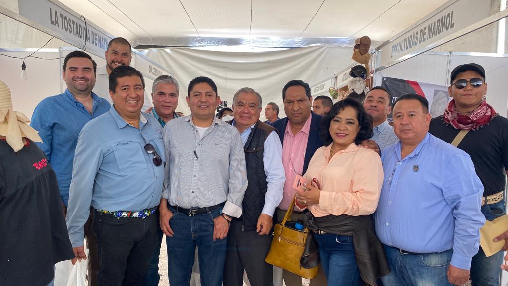Establecen Municipio de Cadereyta y CICQ alianza para promover a marnoleros de Vizarrón