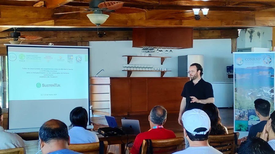 Capacitan a prestadores de servicios de la Sierra Gorda en turismo sustentable