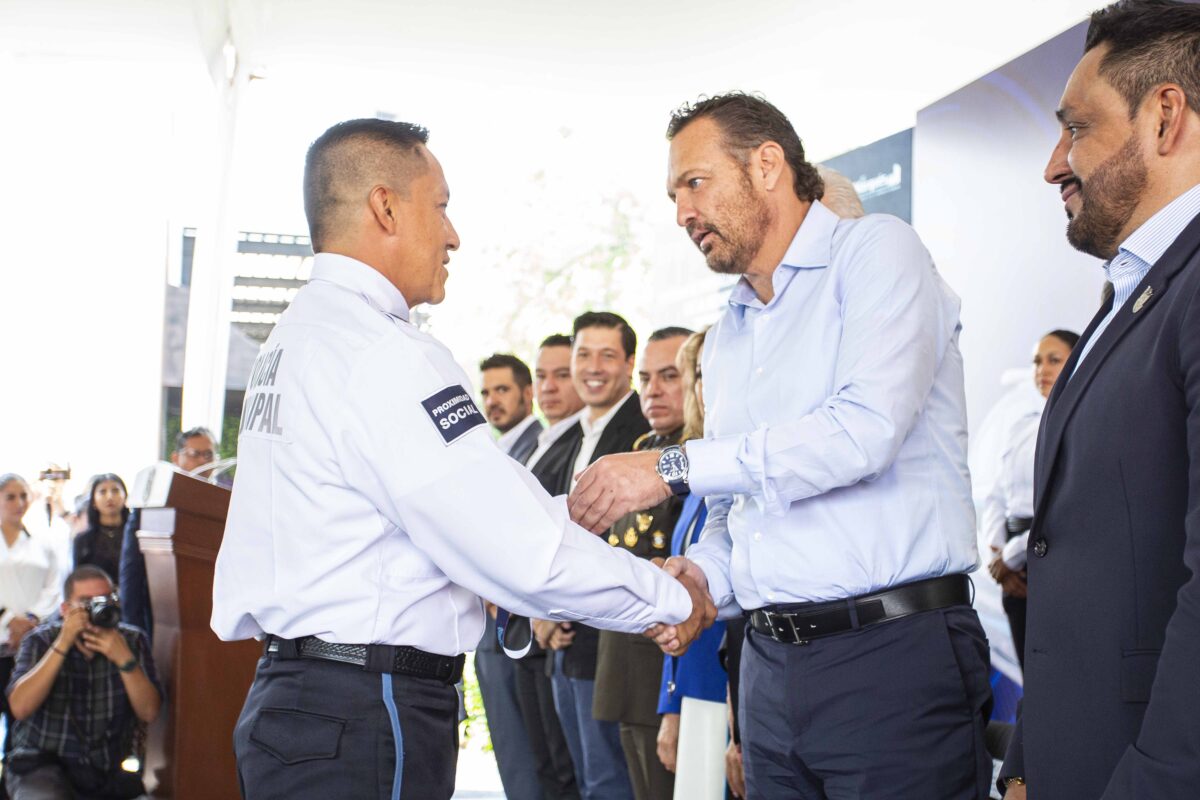 Encabeza Gobernador entrega de patrullas e incorporación de agentes en El Marqués