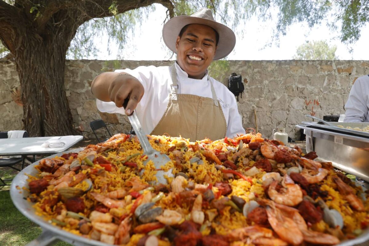 Picnic En Blanc se realiza con éxito en Viñedos Azteca