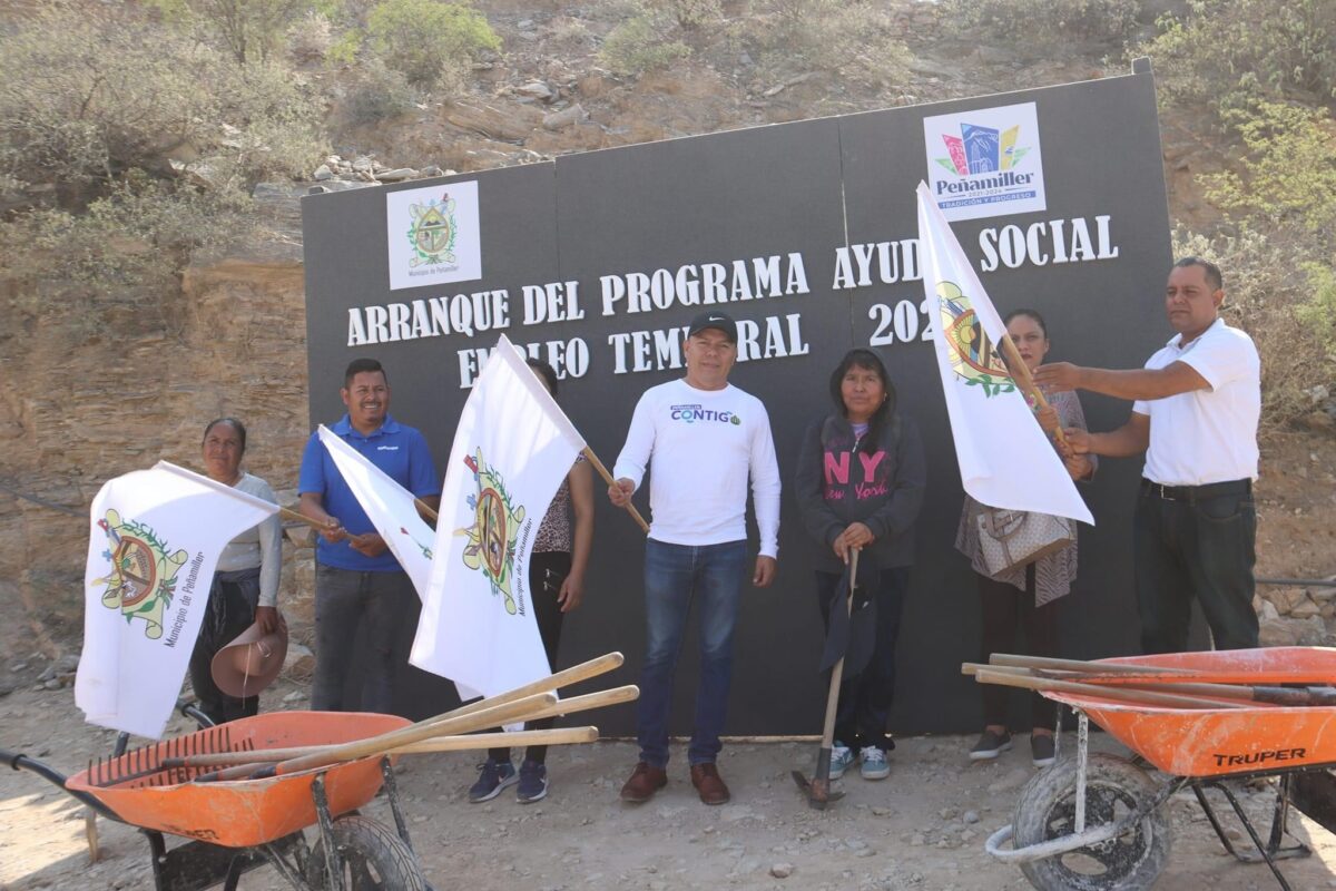 Peñamiller, Qro.- El Presidente Municipal Profr. Juan Carlos Linares Aguilar arranca el programa «Empleo Temporal 2023»