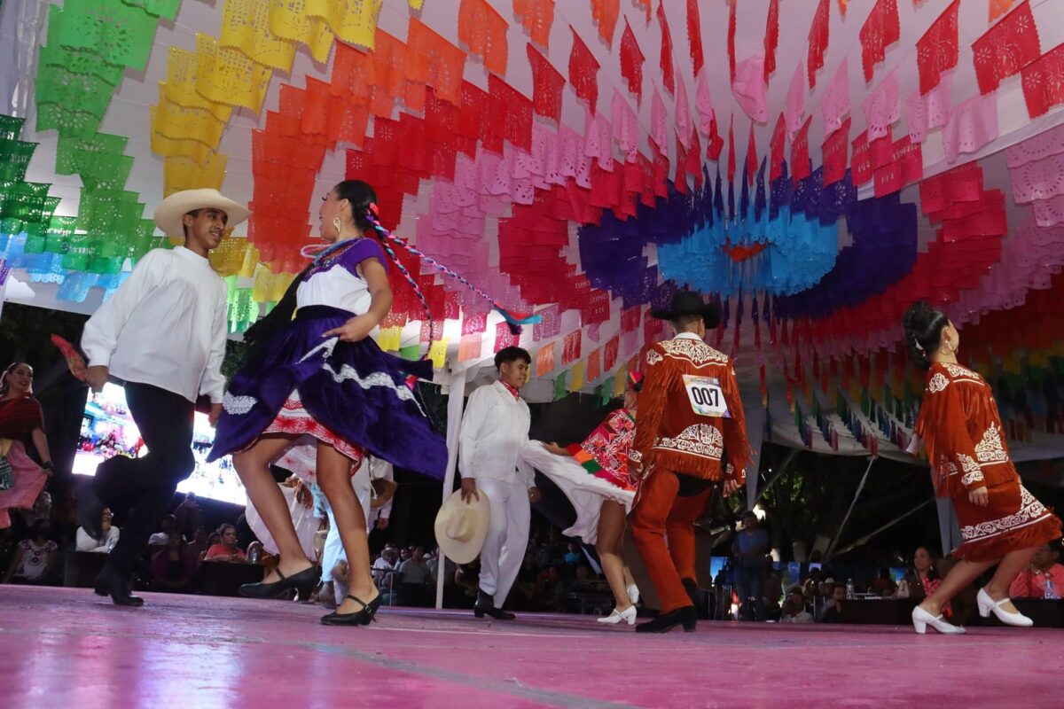 Cumple Concurso Nacional de Huapango en Peñamiller