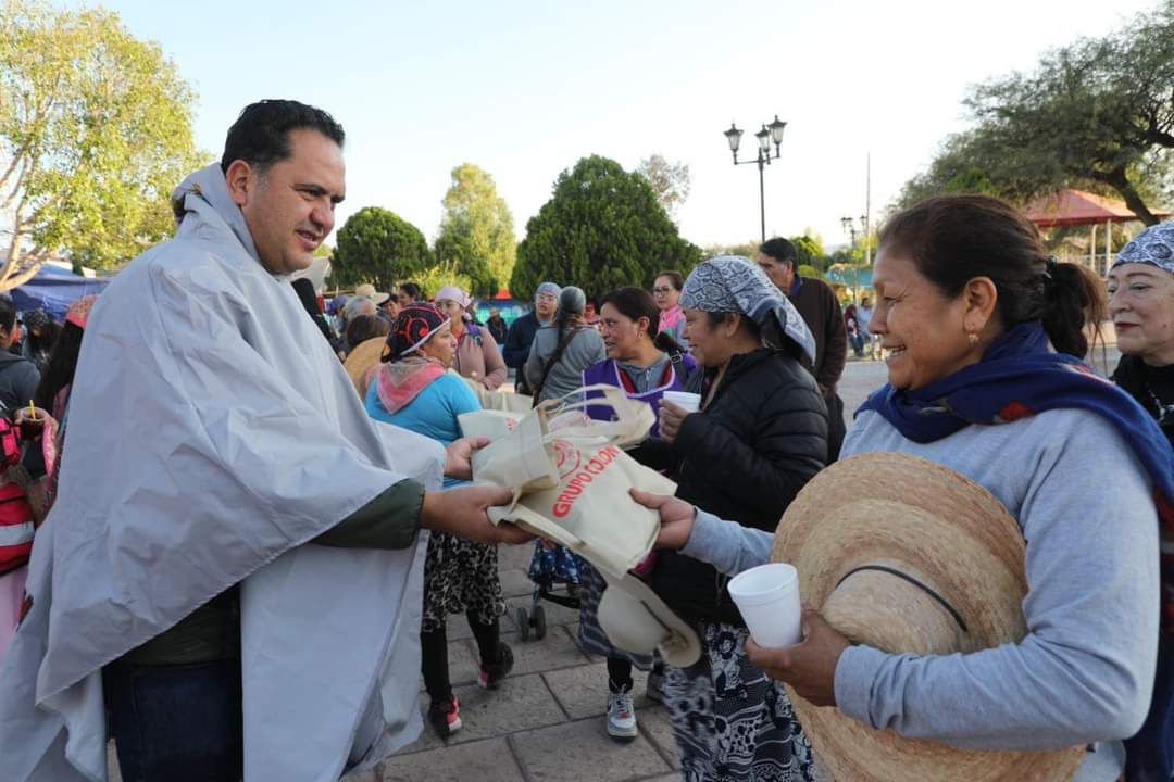 Apoya Manuel Montes Hernández a peregrinas y peregrinos