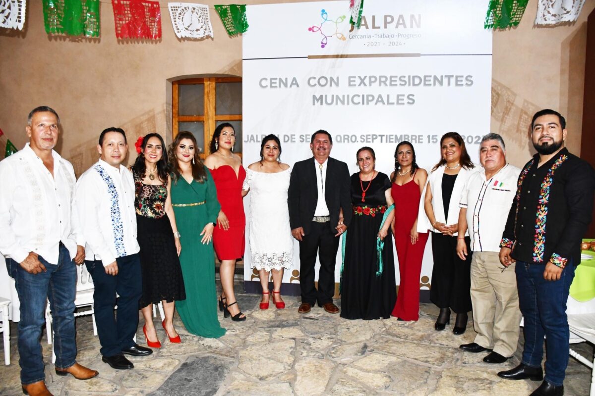 Dentro del Marco de la Noche Mexicana Convivieron Payín Muñoz y Expresidentes Municipales de Jalpan