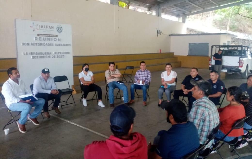 Se Reúnen Directores de la Administración Municipal con Guardacuarteles y Subdelegados