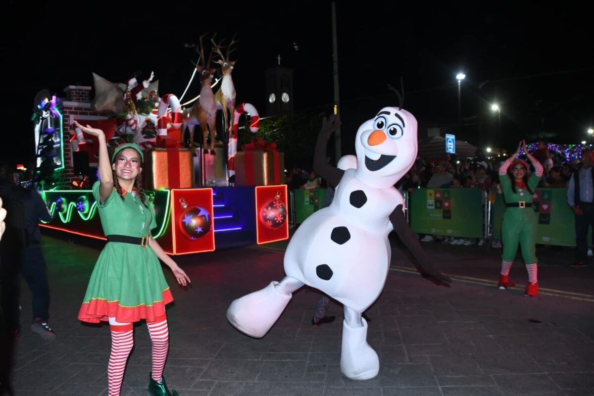 En Ezequiel Montes  comienzan los preparativos para los próximos festejos navideños.