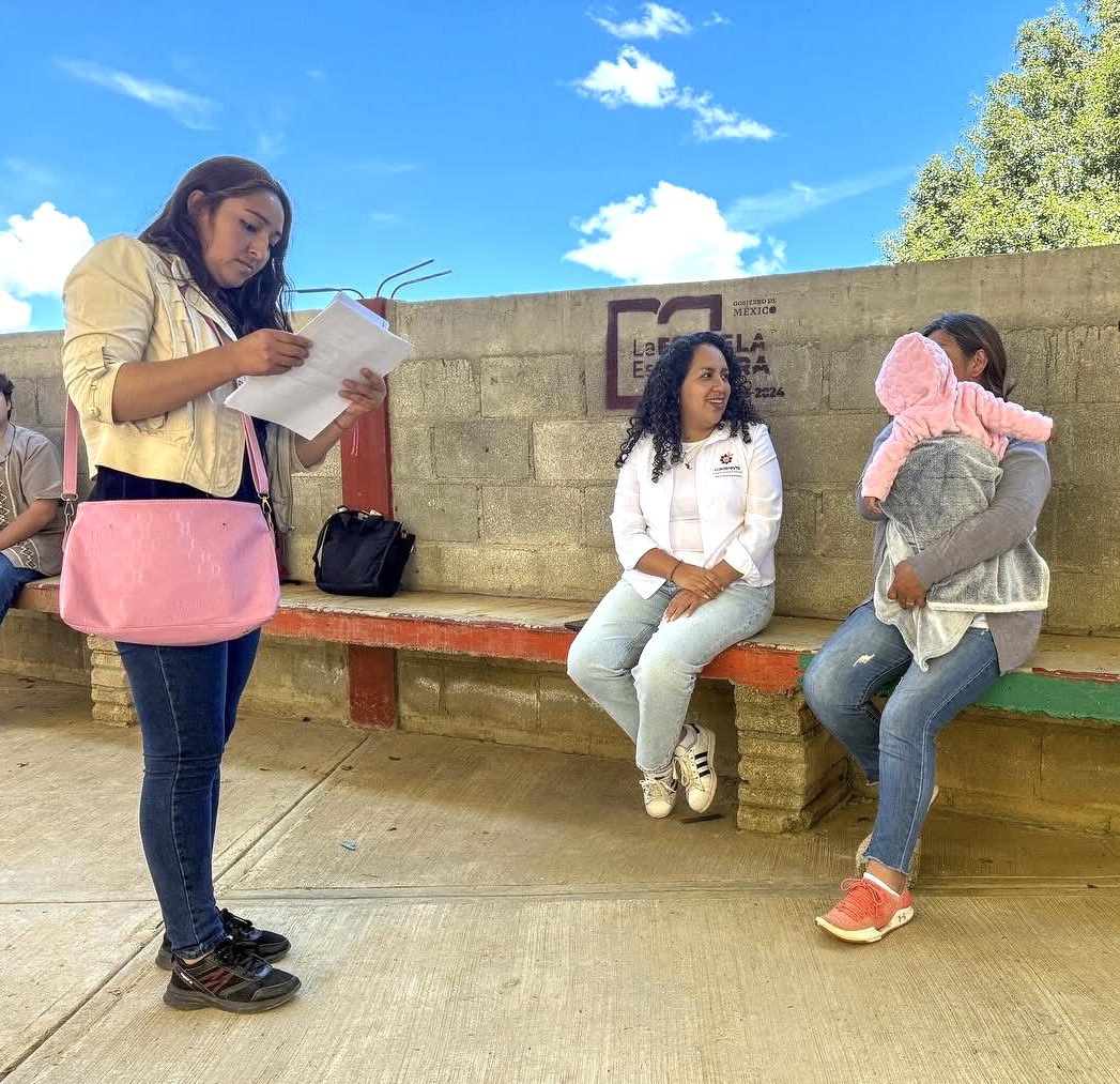 Entrega Vales Escolares Astrid Ortega en La Esperanza y Maconí