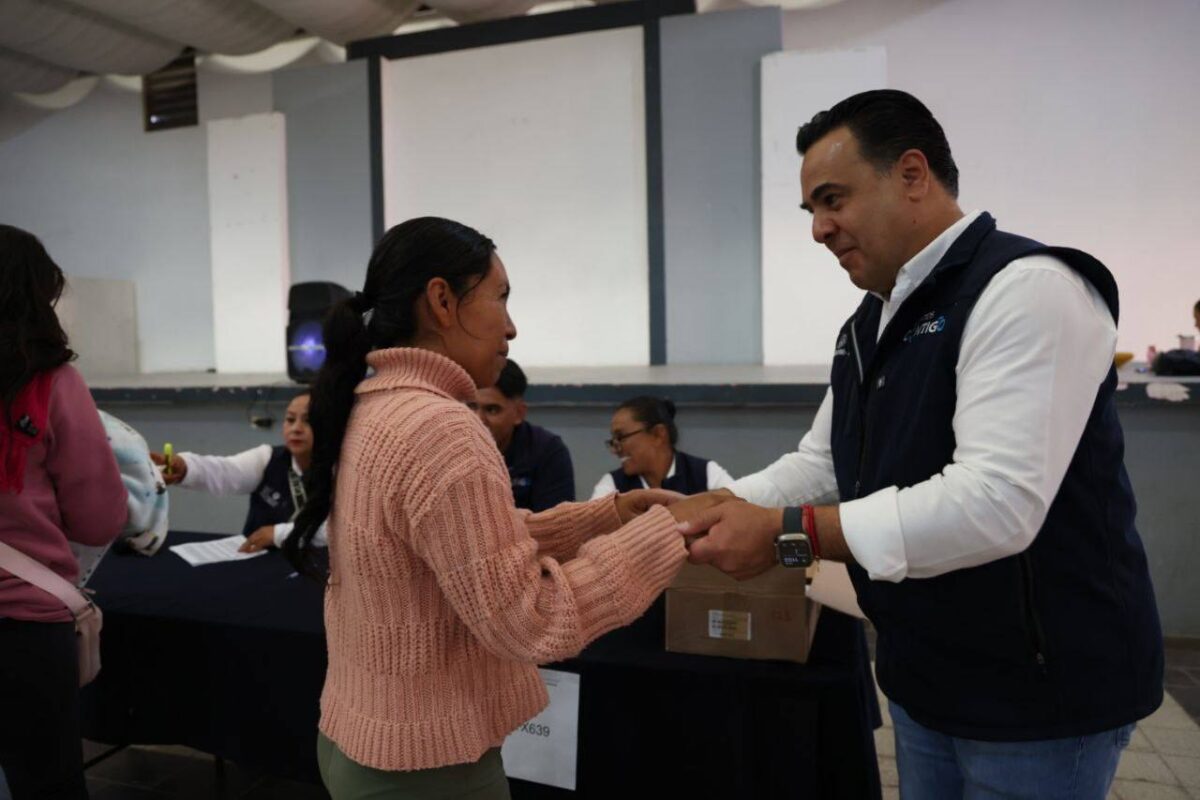 Refuerza Luis Nava la política social en Tequisquiapan