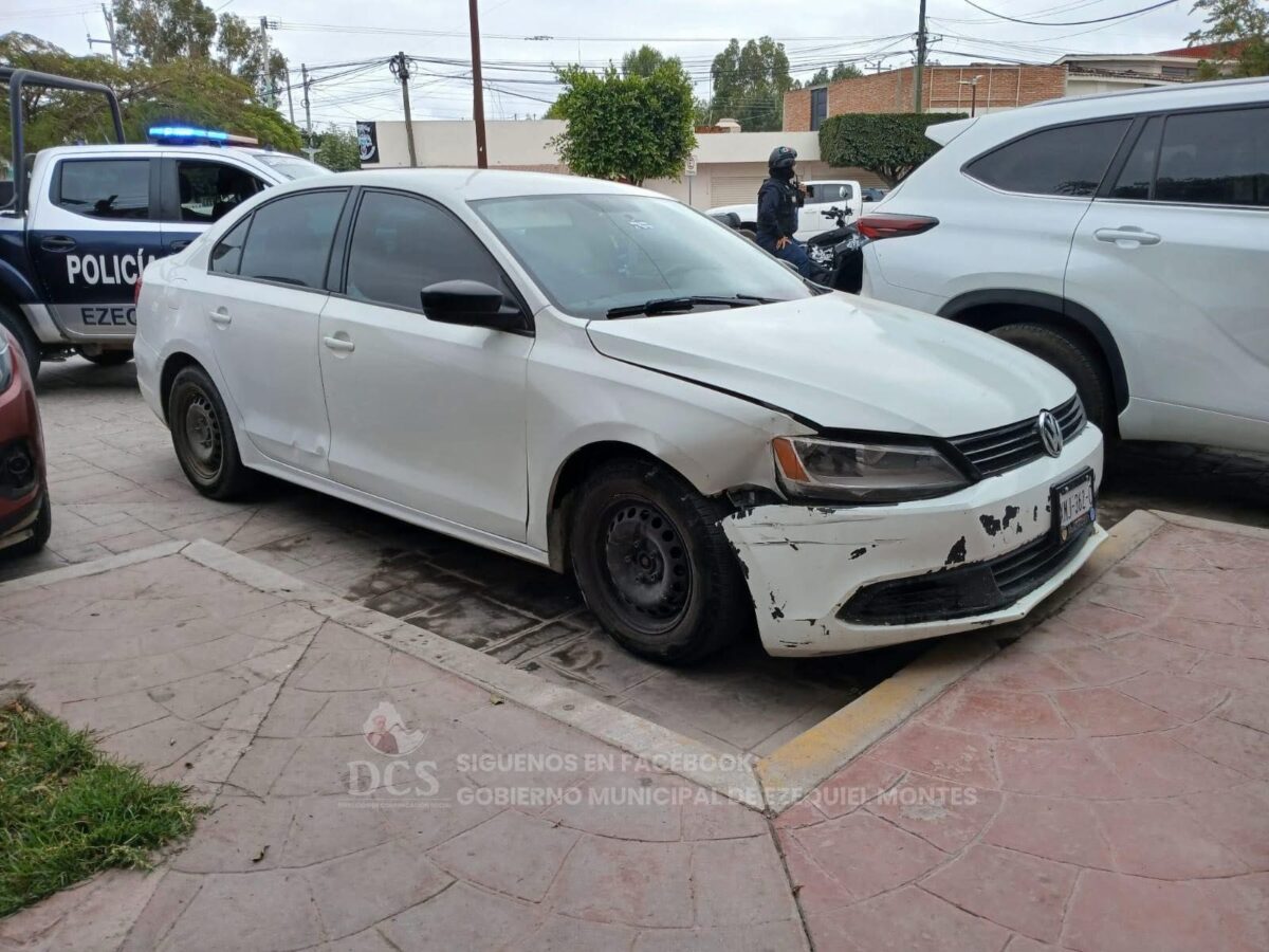 Policía Municipal de Ezequiel Montes Recupera Vehículo con Reporte de Robo