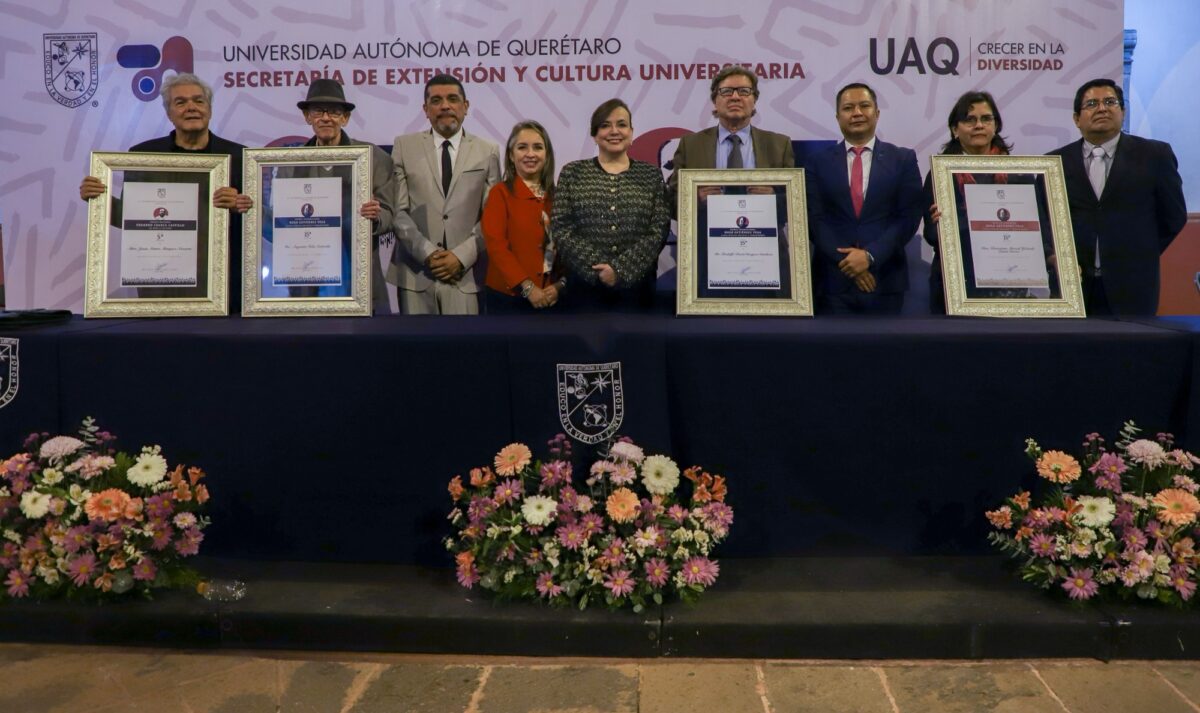 Entrega UAQ los premios Hugo Gutiérrez Vega y Eduardo Loarca 2025