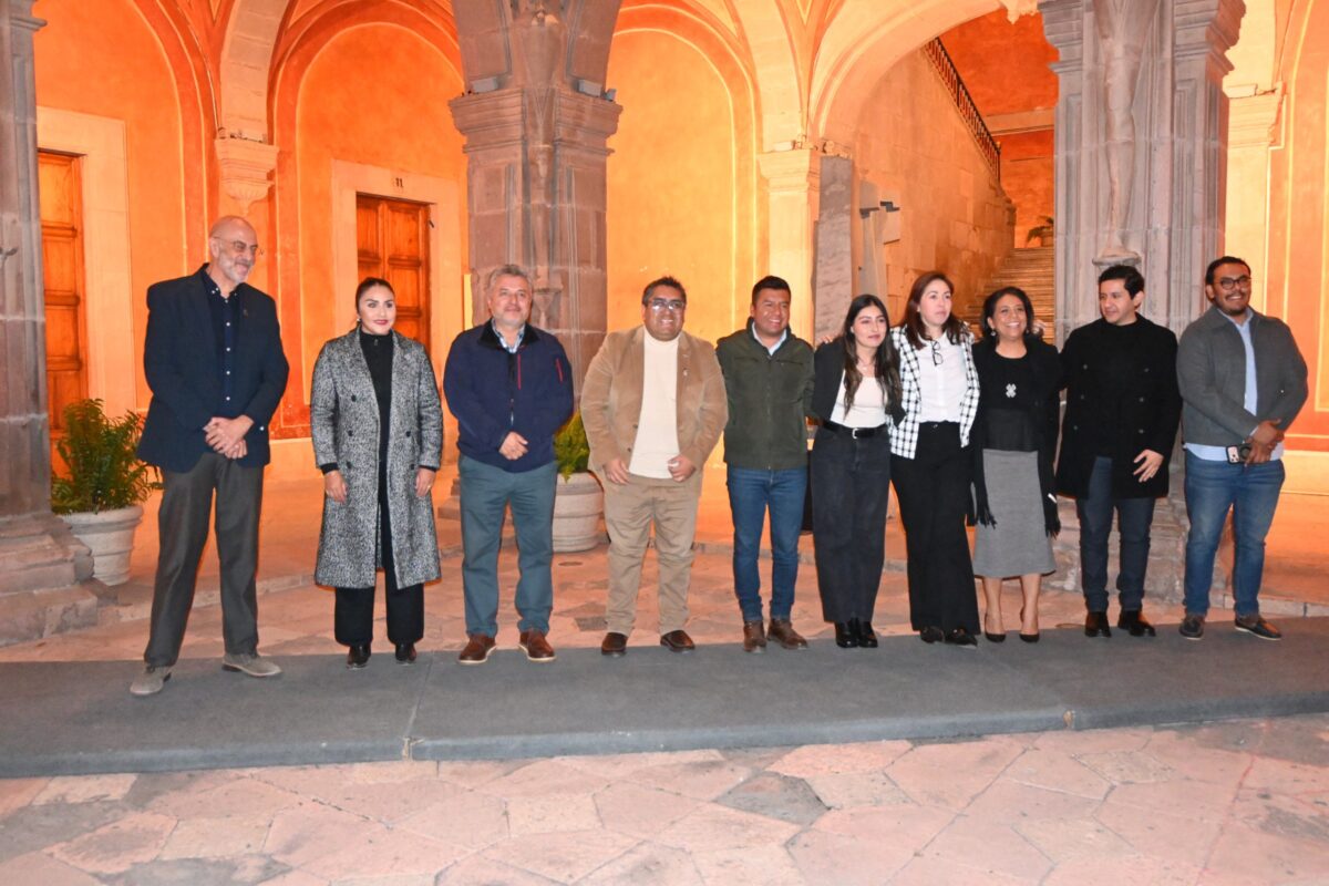 Presenta Yareli Hernández en el MAQRO su muestra De Milpas y Mujeres