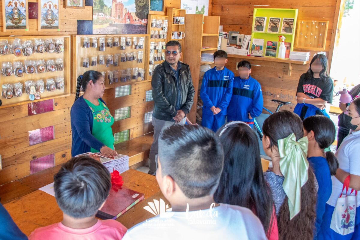 Fomenta Yuni Benítez el conocimiento del patrimonio cultural en niñas y niños de landa