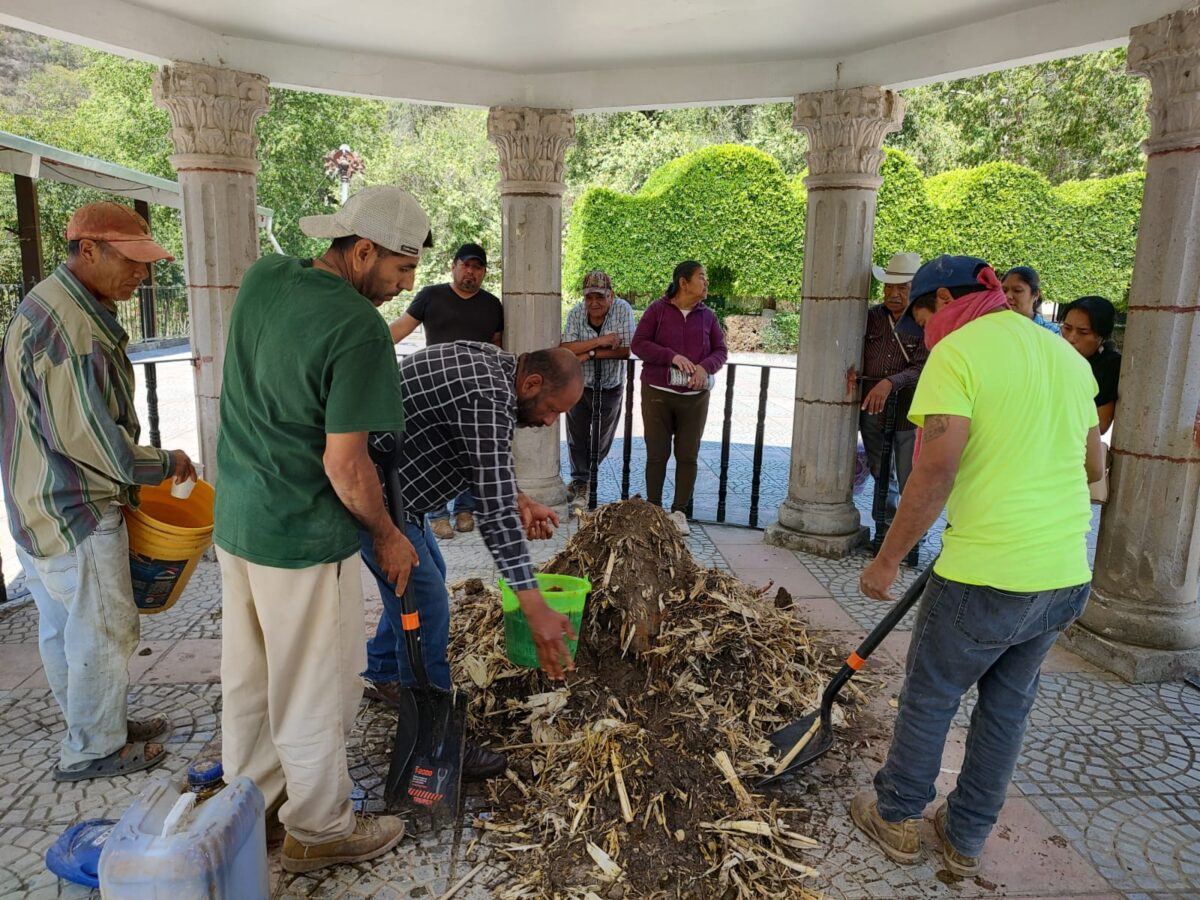 Realizan taller de Abono Orgánico Bocashi