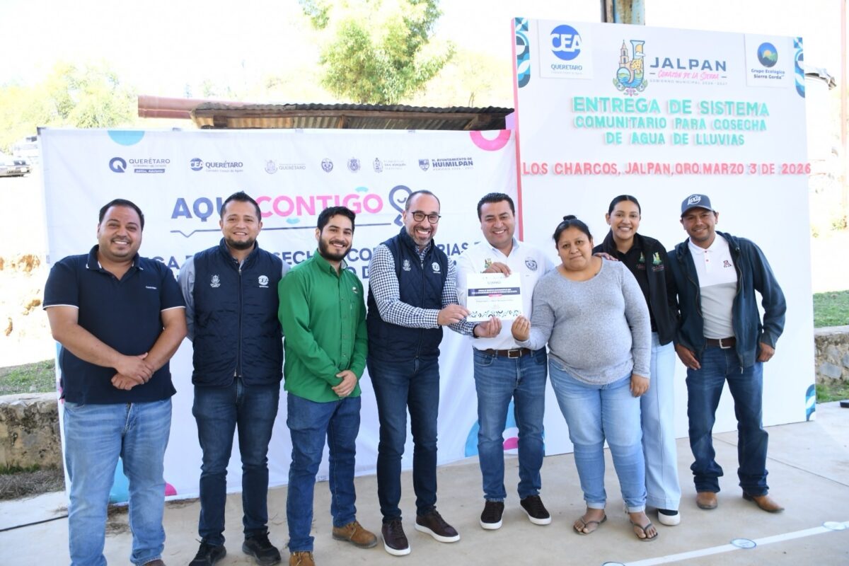 Entregan tanque tipo Linner en la comunidad de Los Charcos