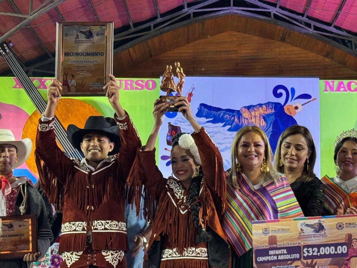 Huapangueritos e Infantil reciben premios por un total de $88,000 en Pinal de Amoles “La Cumbre del Huapango”.