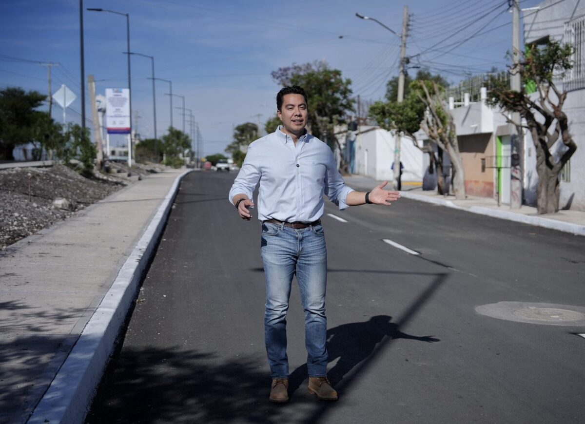 Entrega Felifer Macías rehabilitación integral de calle Concord en La Purísima