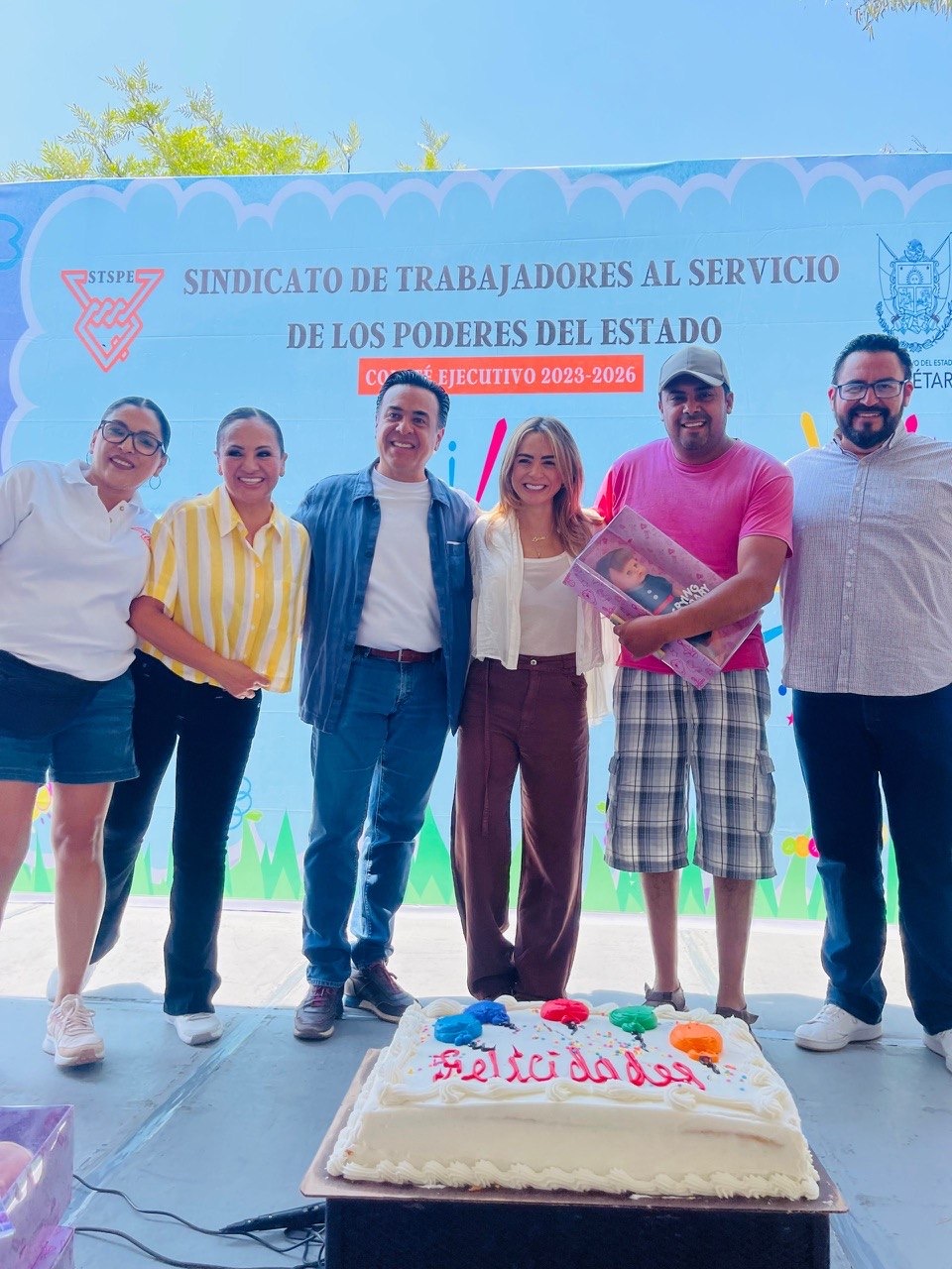 Celebran el Día del Niño y la Niña en San Juan del Río para la familia del Poder Ejecutivo