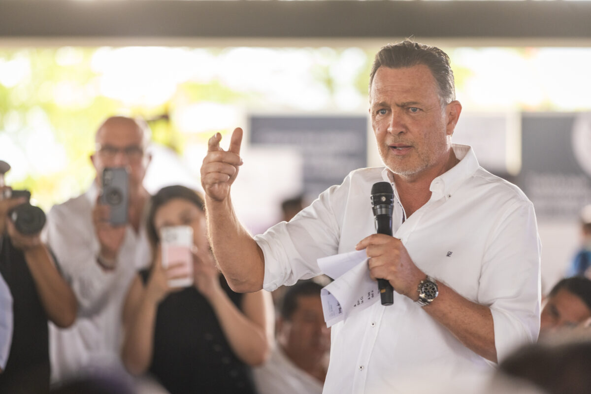 Refrenda Gobernador alianza con sector de la construcción