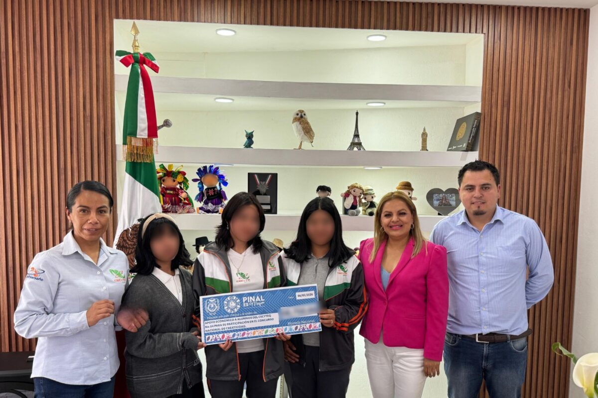 Realiza Lupita Ramírez Plaza Entrea de Apoyos al CECyTEQ