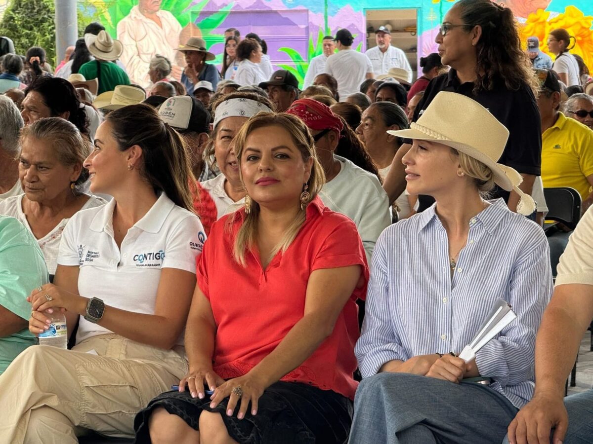 Adultos mayores participan en la Kermes del Adulto Mayor