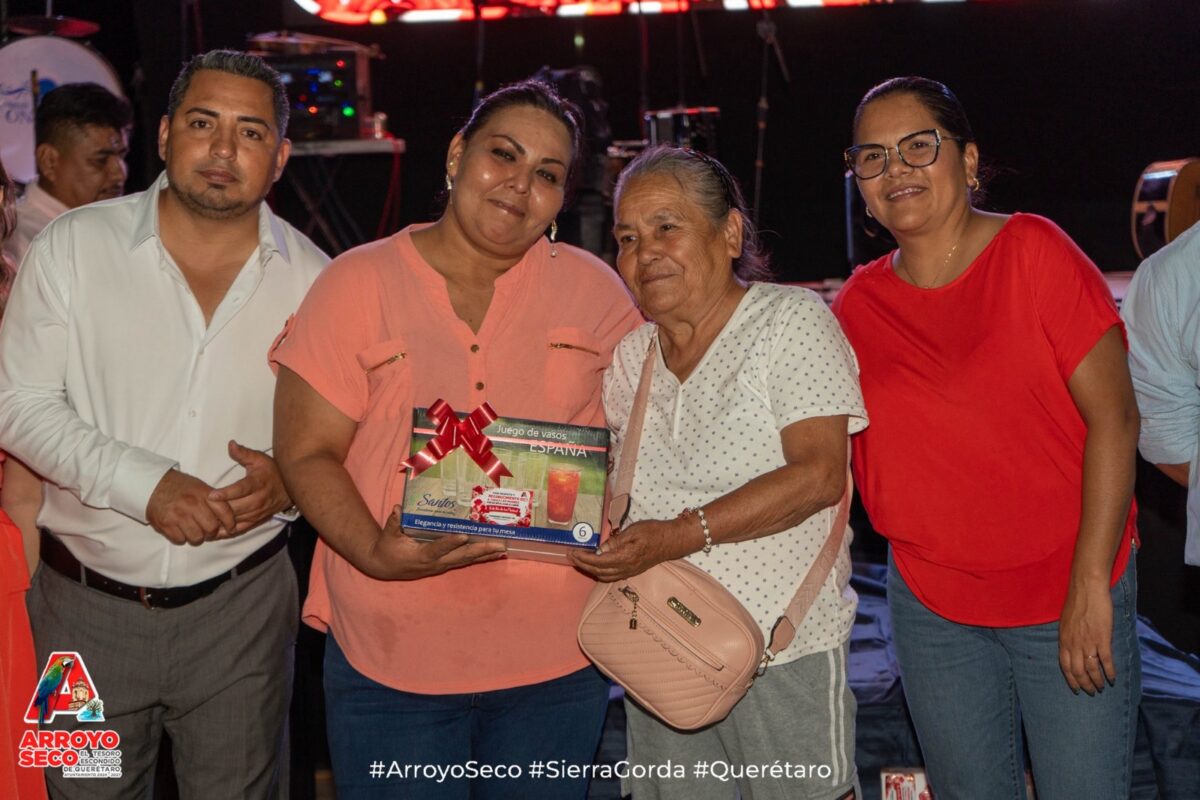 Sonrisas y convivencia marcan celebración de Fernando Sánchez Gil con familias de La Florida