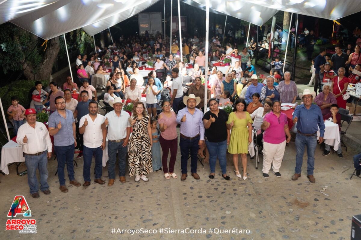 Fernando Sánchez Gil reúne a familias de San Juan Buenaventura en una noche dedicada a quienes son el corazón del hogar