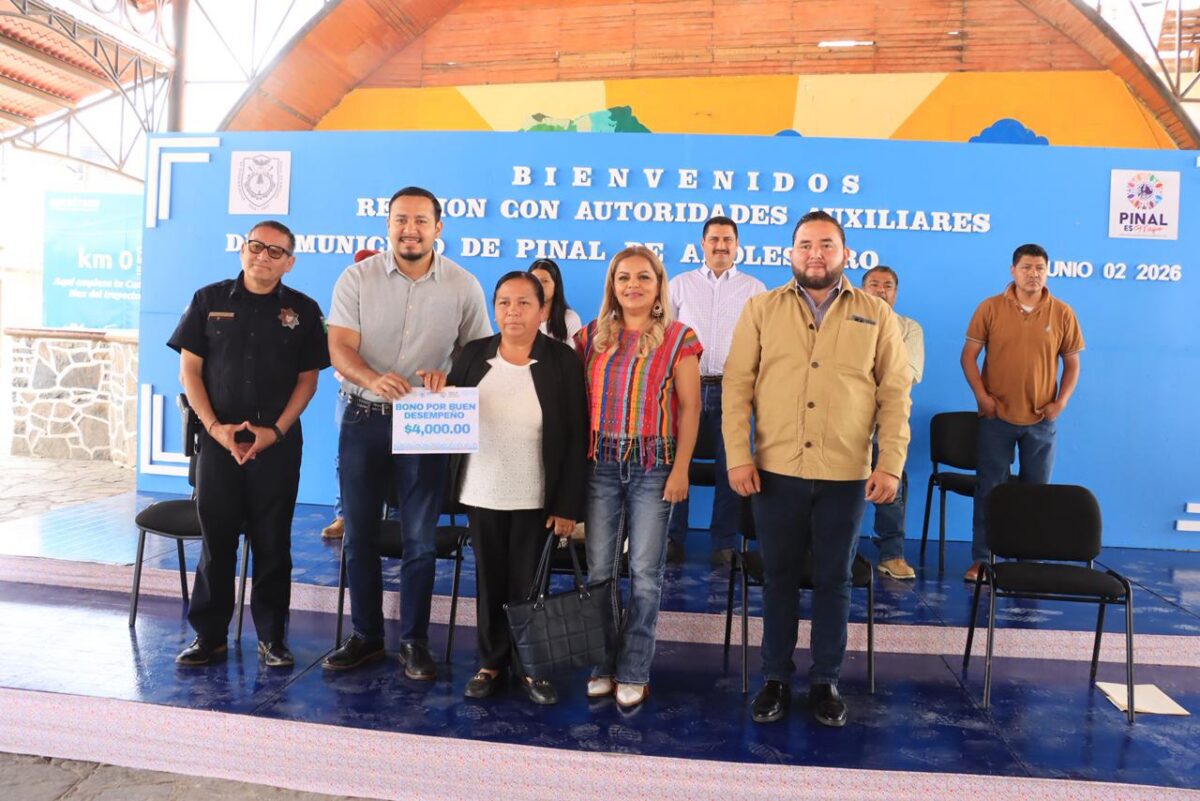 Reconoce Lupita Ramírez trabajo de autoridades auxiliares