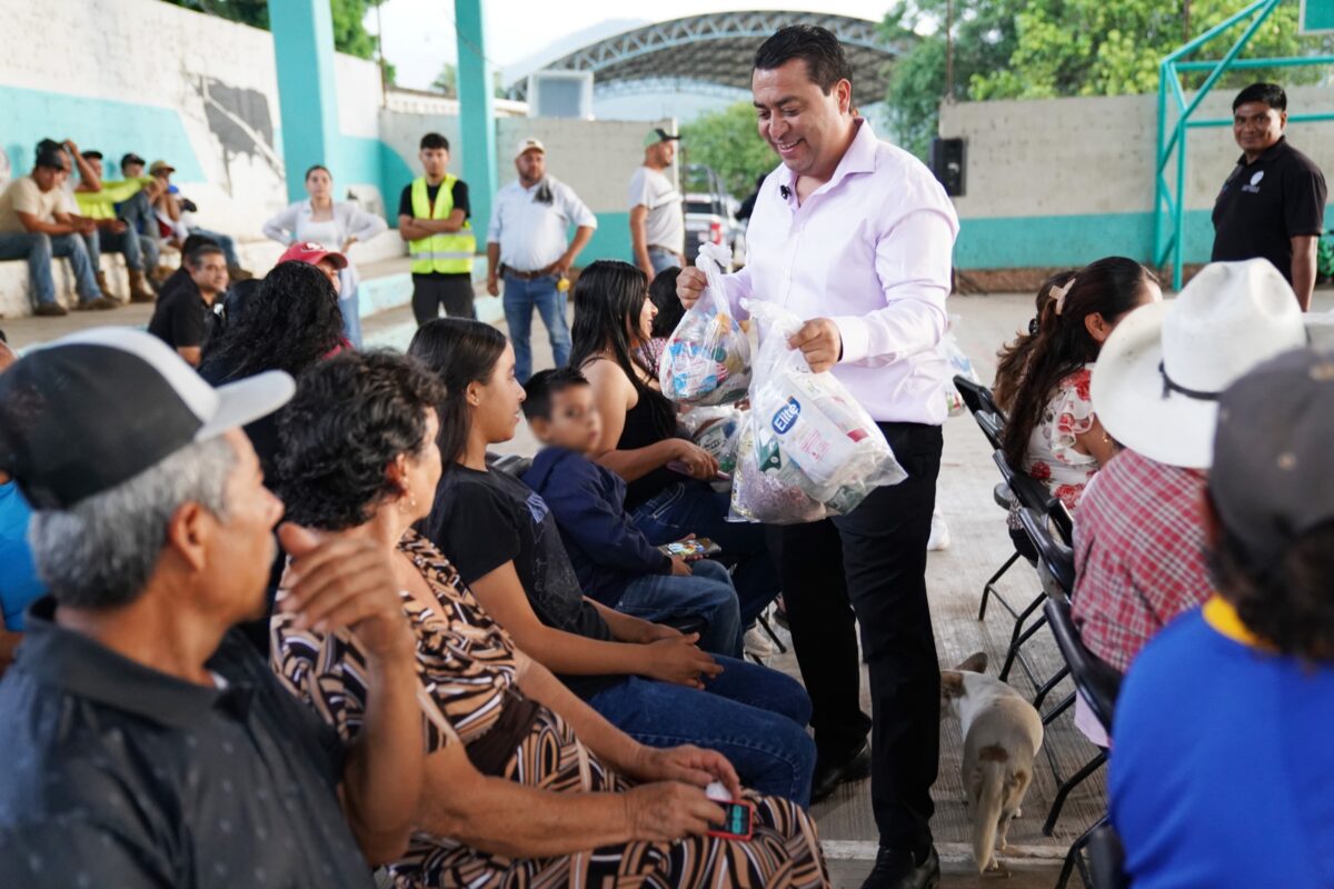Inicia Rubén Hernández obra de urbanización de calle en Zoyapilca