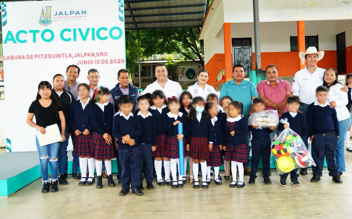 Encabeza Rubén Hernández entrega apoyos educativos en Laguna de Pitzquintla y Manzanillos