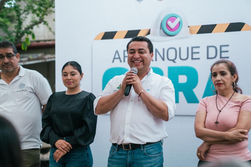 Pone en marcha Rubén Hernández nueva obra de urbanización en la colonia La Cruz