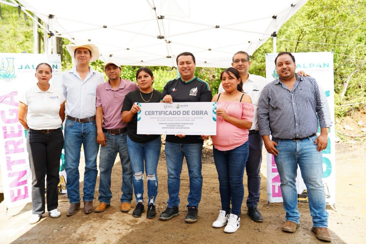 Entrega Rubén Hernández obra de ampliación de red eléctrica en El Jagüey