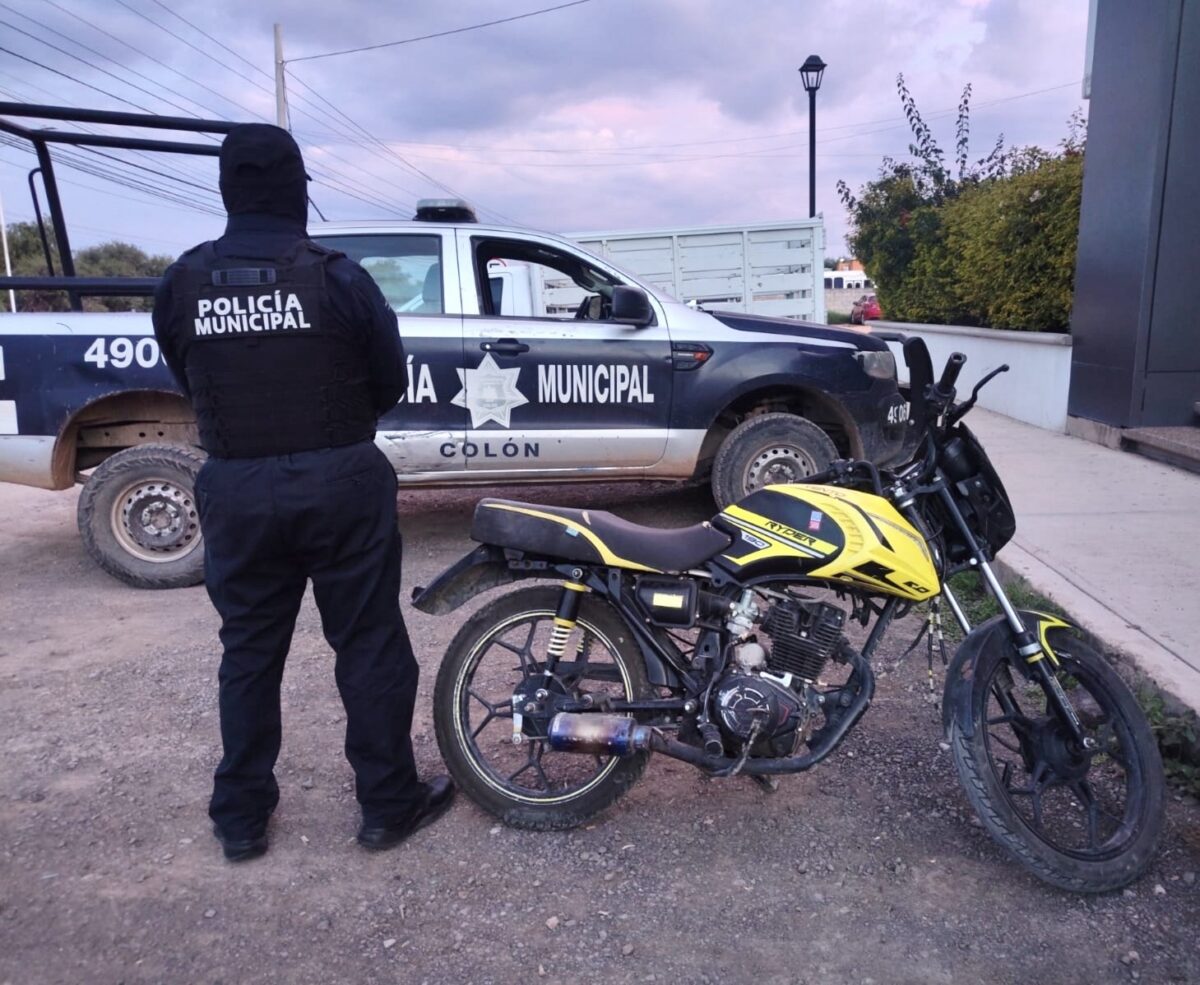 Asegura Policía Municipal de Colón Motocicleta con Reporte de Robo Vigente