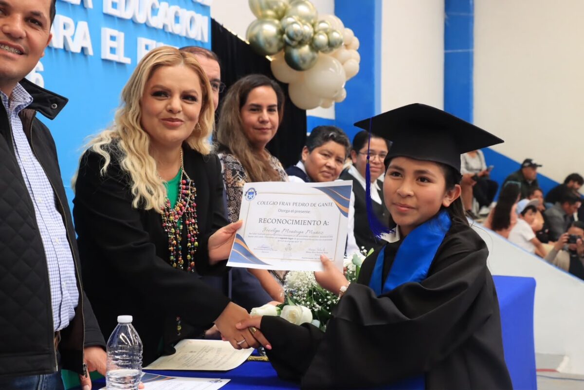 Acuden Autoridades Municipales a Graduación en Colegio Fray Pedro de Gante&nbsp;